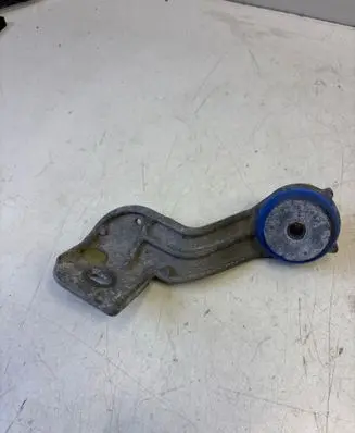 Citroen C4 Grand Picasso Intercooler pipe mounting bracket 