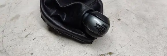 Seat Altea Gear lever shifter trim leather/knob 1P0711113 07538