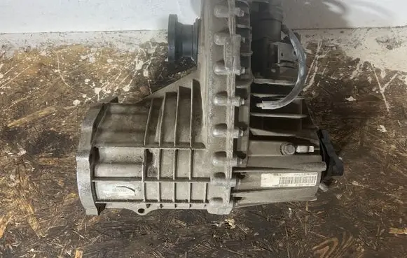 Gearbox transfer box case