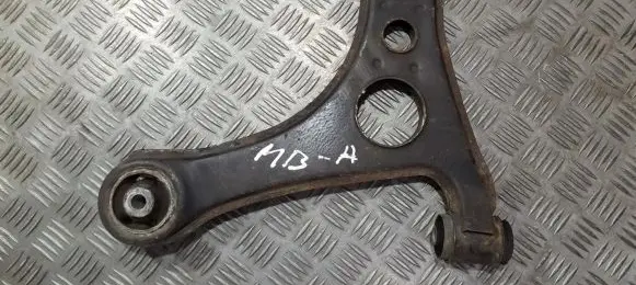Mercedes-Benz A W168 Front lower control arm/wishbone 4s185