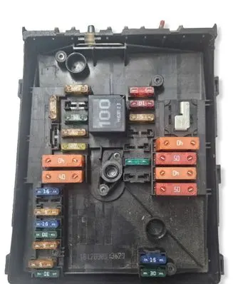 Volkswagen Touran I Fuse module 1K0937804E 1K09371252 L1T000034
