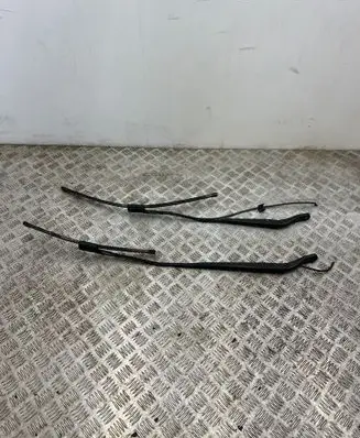 Peugeot Partner III Windshield/front glass wiper blade 9839409380