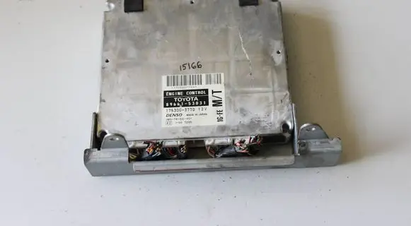 Lexus IS 200-300 Engine control unit/module 8966153031 1753003770