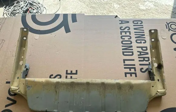 Volvo XC90 Front bumper skid plate/under tray