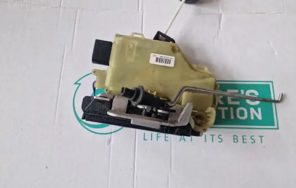 Audi A4 S4 B6 8E 8H Front door lock 4B1837015H