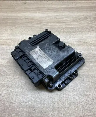 Nissan Primera Engine control unit/module ECU 23710AW38A 0281011644
