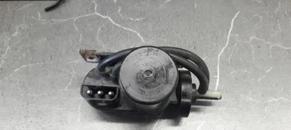Volvo S70 V70 V70 XC Cruise control vacuum pump 1390903