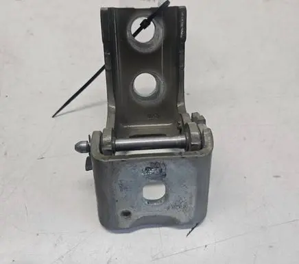 Peugeot 3008 I Front door upper hinge 