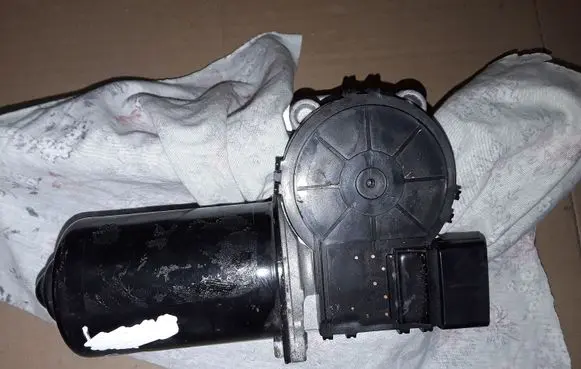KIA Sportage Wiper motor 981003W900 F00S2S2810