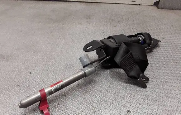 Volvo V70 Front seatbelt