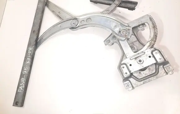 Volkswagen PASSAT B4 Front door window regulator with motor 357837402B