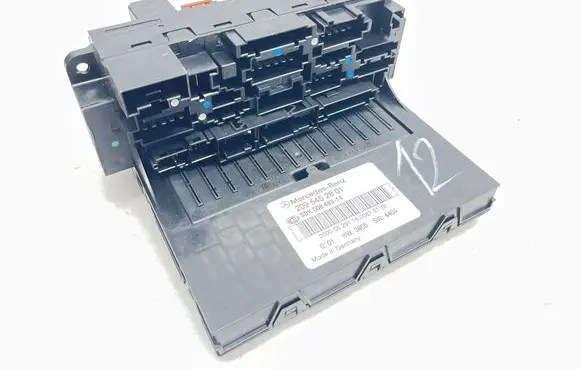 Mercedes-Benz CLK A209 C209 Fuse module 2095452801 5DK00848514