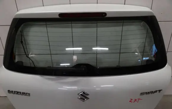 Suzuki Swift I Tailgate/trunk/boot lid Z7T
