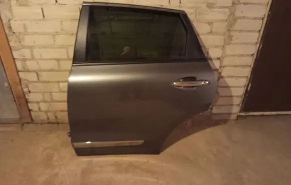 KIA Niro Rear door 