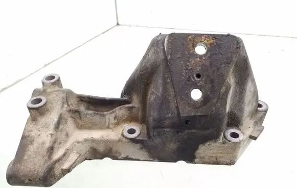 Iveco Daily 35 - 40.10 Engine mounting bracket 500376701