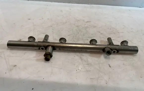 Audi Q5 SQ5 Fuel main line pipe 06H133317C