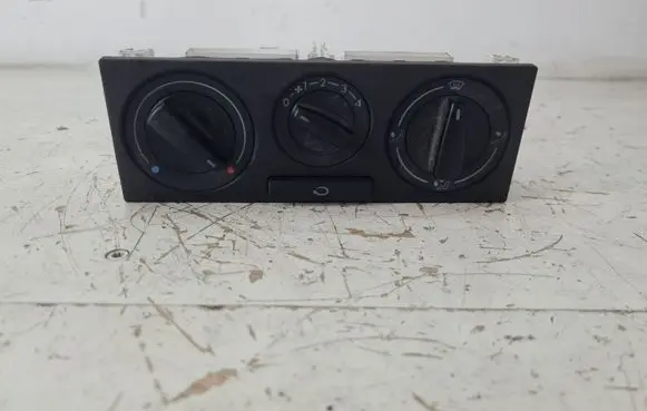 Volkswagen Golf IV Climate control unit 1J0820045F