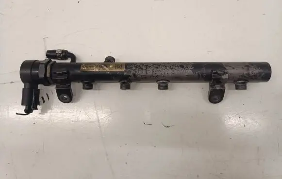 Mercedes-Benz R W251 Fuel main line pipe A6420700495