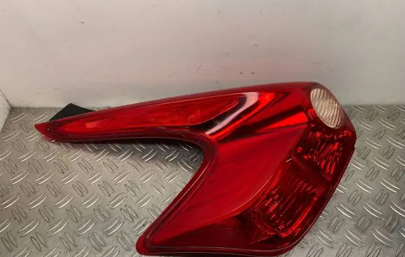Nissan Juke I F15 Rear/tail lights