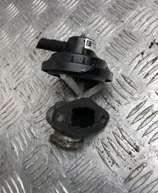Volkswagen Caddy EGR valve 038131501BB 72247708