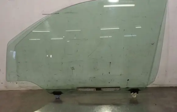 Toyota Urban Cruiser (XP110) Front vent window/glass (coupe) 
