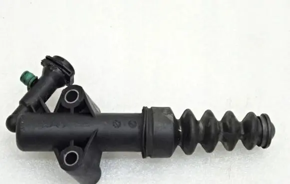 Clutch slave cylinder