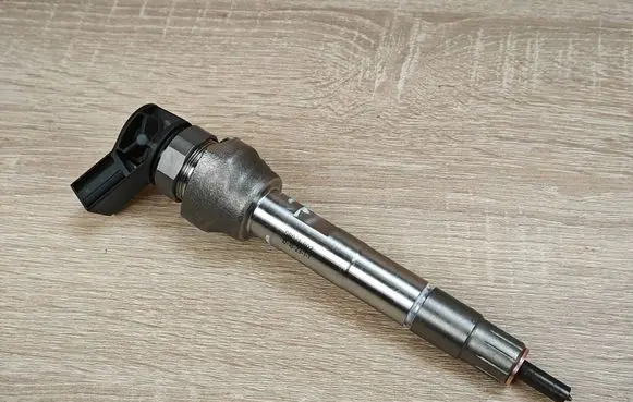 BMW X4 G02 Fuel injector 8579236