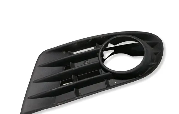 Volkswagen Golf Plus Front fog light trim/grill 5M0853666B
