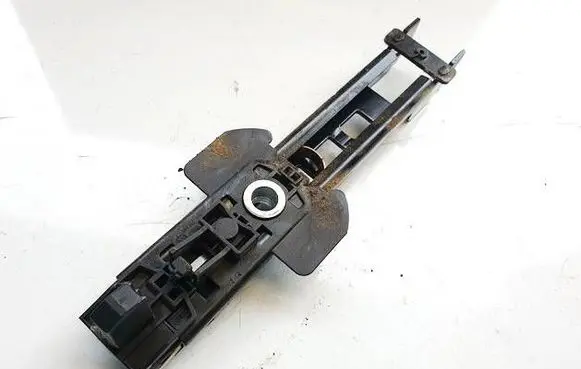 Seat Exeo (3R) Seat belt adjustment rail 8e0857833e