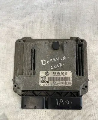 Skoda Octavia Mk2 (1Z) Engine control unit/module 03G906021LB 1039S1718A 0281013238