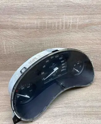 Opel Corsa B Speedometer (instrument cluster) 09113226JY 90534389