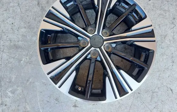 Mitsubishi Eclipse Cross R18 alloy rim 4250D789 3522924