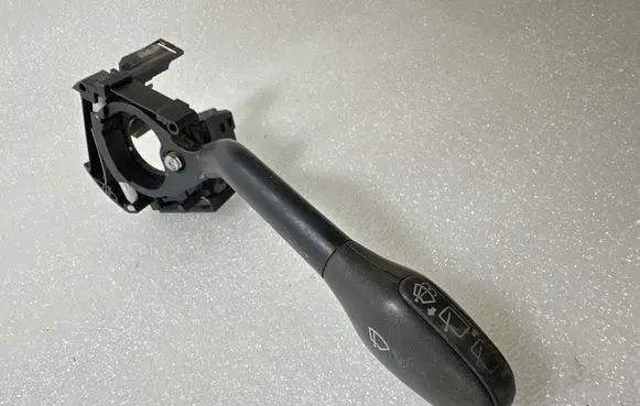 Volkswagen Golf III Wiper control stalk 1H6953503F
