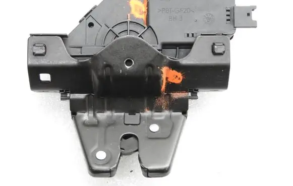 BMW 1 E81 E87 Tailgate lock latch 51247840617 7840617 8196401