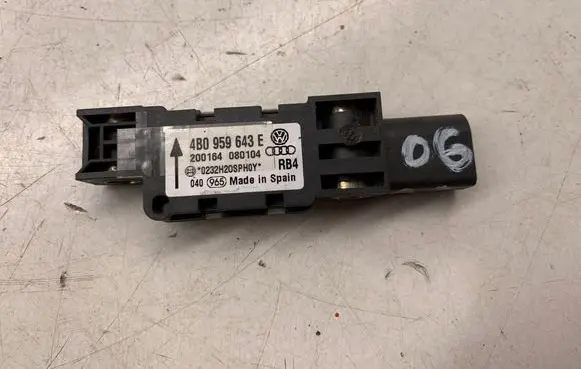 Audi A3 S3 8P Airbag deployment crash/impact sensor 4B0959643E 200164080104 0232H20SPH0Y