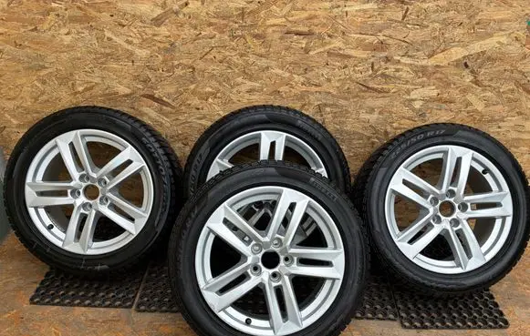 Audi A4 S4 B9 8W R17 alloy rim 8W0601025P