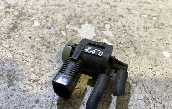 Audi A6 S6 C6 4F Turbo solenoid valve 1J0906283C