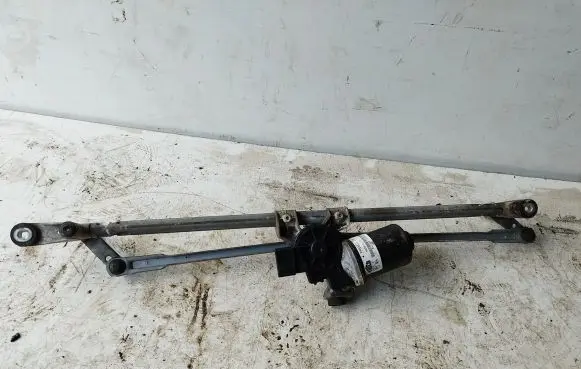 Land Rover Discovery 4 - LR4 Front wiper linkage 