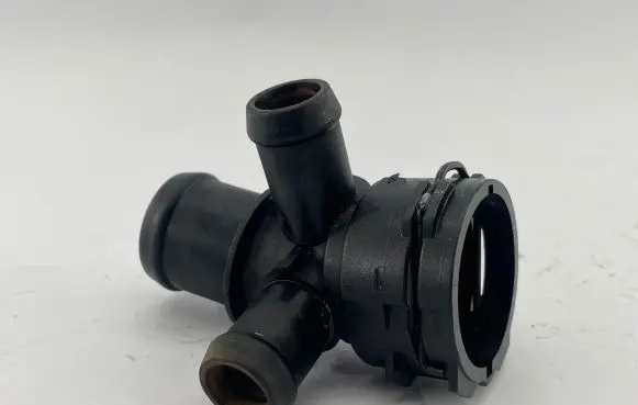 Audi A4 S4 B8 8K Engine coolant pipe/hose 4F0122293A