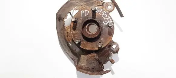 Toyota Avensis T270 Front wheel hub