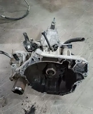 Nissan Micra Manual 5 speed gearbox 304010627R