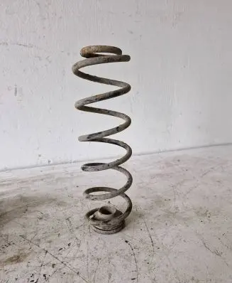 Volkswagen Golf IV Rear coil spring