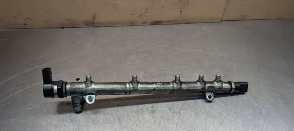 Mercedes-Benz Vito Viano W639 Fuel main line pipe A6110700395 0445214038
