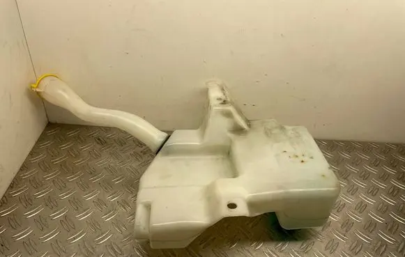 Windshield washer fluid reservoir/tank