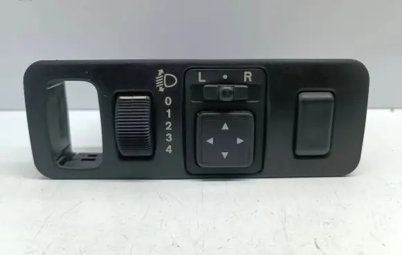 Wing mirror switch