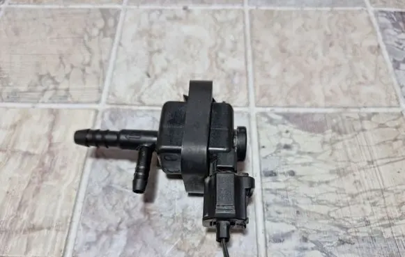 Ford Mondeo Mk III Turbo solenoid valve 1S719C915