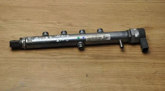 Mercedes-Benz E W213 Fuel main line pipe A6540700095