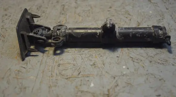 Jaguar XJ X351 Headlight washer spray nozzle