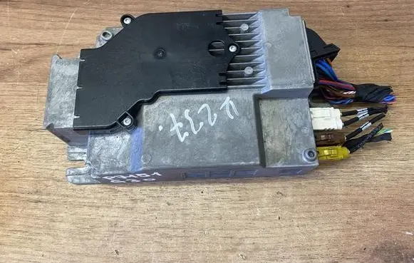 BMW 5 G30 G31 G38 Sound amplifier 5A2D564