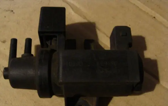 BMW 3 E90 E91 Valve vacuum 7796634